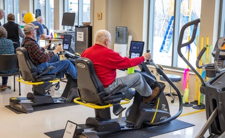 elderly-patients-using-recumbent-bikes-during-cardiac-rehabilitation