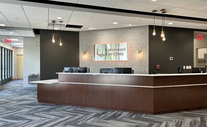 lakewood-eye-clinic-lobby-front-desk